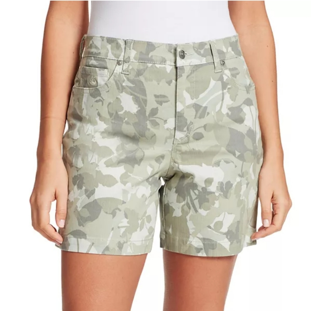 EUC Gloria Vanderbilt Amanda Basic Jean Short Floral Camo Print High Waisted 20W